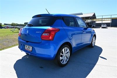 2022 Suzuki Swift - Thumbnail