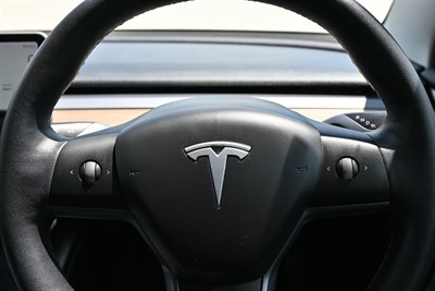 2021 Tesla Model 3 - Thumbnail
