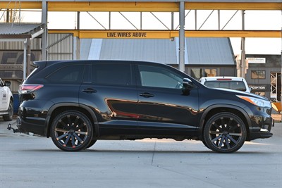 2016 Toyota Highlander - Thumbnail