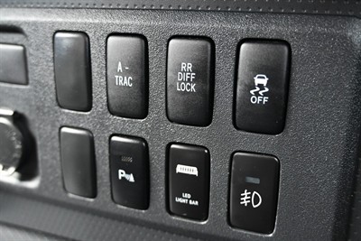 2012 Toyota Fj - Thumbnail