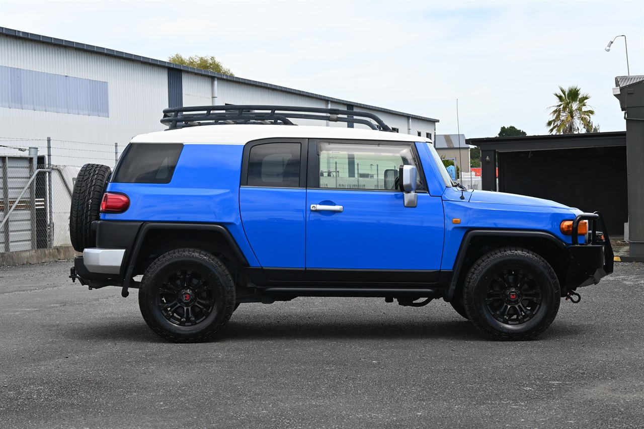 2012 Toyota Fj