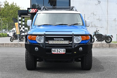 2012 Toyota Fj - Thumbnail
