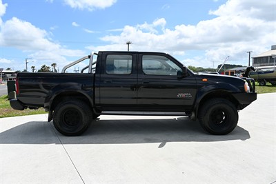 2013 Nissan Navara - Thumbnail