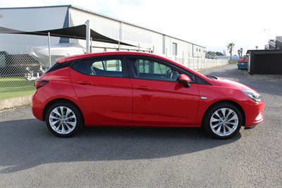 2019 Holden Astra - Thumbnail