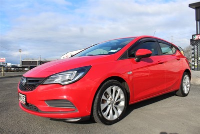 2019 Holden Astra - Thumbnail