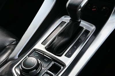 2015 Mitsubishi Pajero Sport - Thumbnail