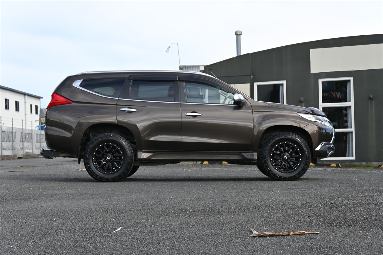 2015 Mitsubishi Pajero Sport