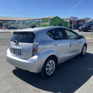 2014 Toyota Aqua - Thumbnail