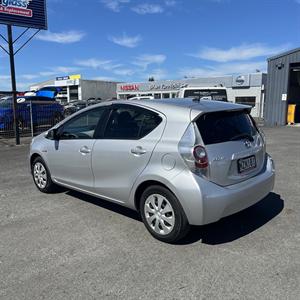 2014 Toyota Aqua - Thumbnail