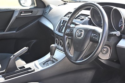 2012 Mazda Axela - Thumbnail