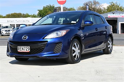 2012 Mazda Axela - Thumbnail