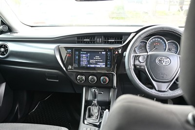 2016 Toyota Corolla - Thumbnail