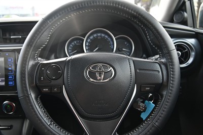 2016 Toyota Corolla - Thumbnail