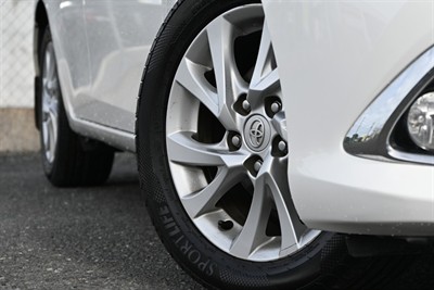 2016 Toyota Corolla - Thumbnail