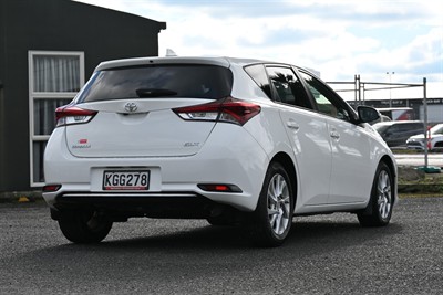 2016 Toyota Corolla - Thumbnail