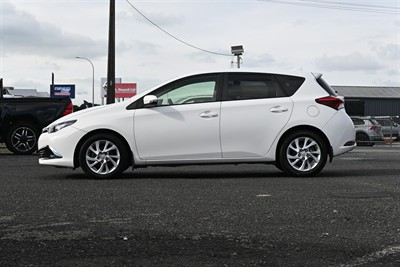 2016 Toyota Corolla - Thumbnail