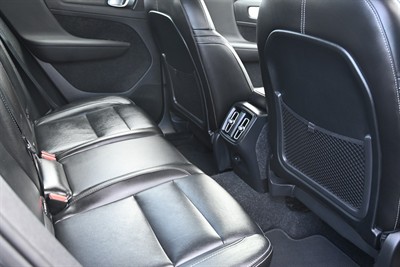 2022 Volvo Xc40 - Thumbnail