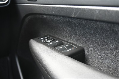 2022 Volvo Xc40 - Thumbnail