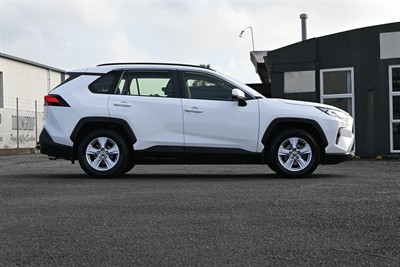 2021 Toyota Rav4 - Thumbnail