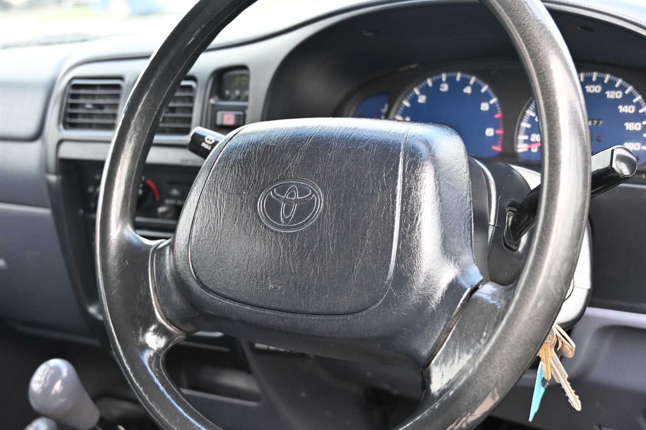 1999 Toyota Hilux