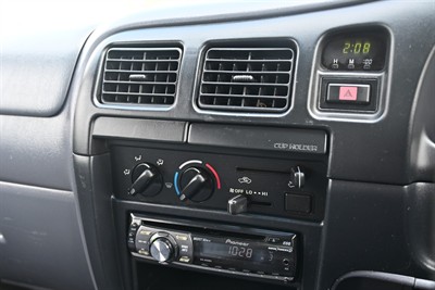 1999 Toyota Hilux - Thumbnail