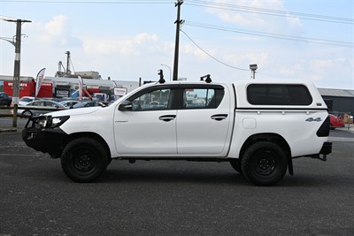 2017 Toyota Hilux - Thumbnail