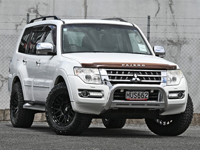 2014 Mitsubishi Pajero