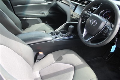 2018 Toyota Camry - Thumbnail