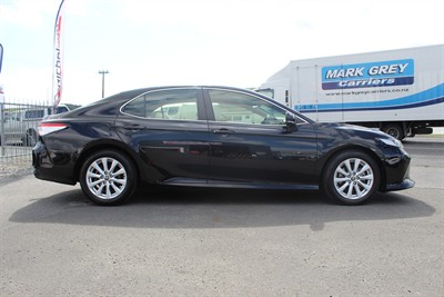 2018 Toyota Camry - Thumbnail