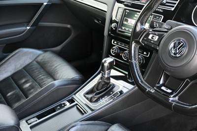 2016 Volkswagen Golf - Thumbnail