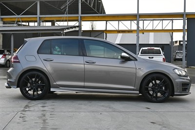 2016 Volkswagen Golf - Thumbnail