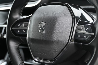 2021 Peugeot 2008 - Thumbnail