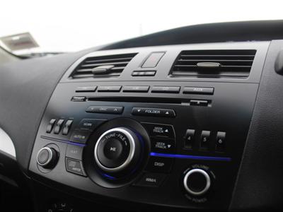 2013 Mazda Mazda3 - Thumbnail