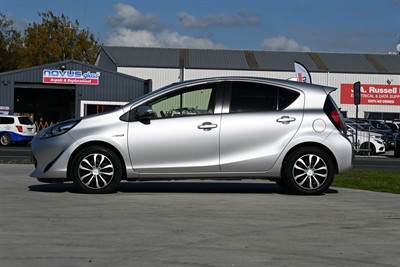 2018 Toyota Aqua - Thumbnail