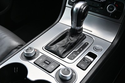 2015 Volkswagen Touareg - Thumbnail