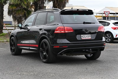 2015 Volkswagen Touareg - Thumbnail