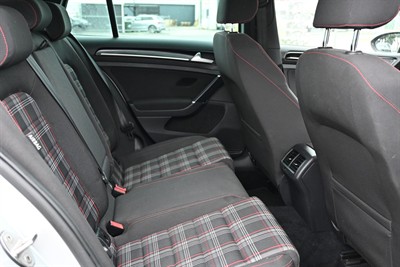 2013 Volkswagen Golf - Thumbnail