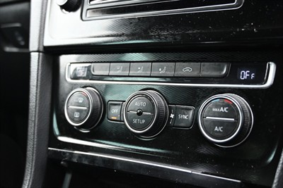2013 Volkswagen Golf - Thumbnail