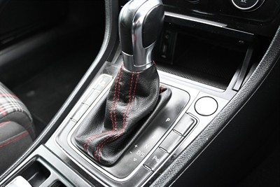 2013 Volkswagen Golf - Thumbnail