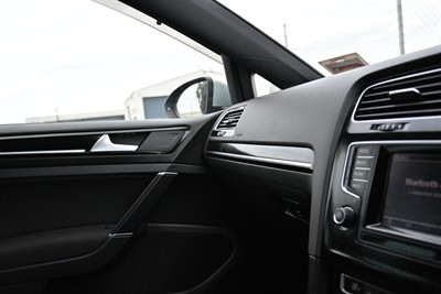 2013 Volkswagen Golf - Thumbnail