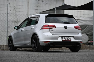2013 Volkswagen Golf - Thumbnail