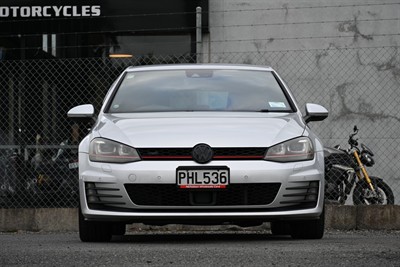 2013 Volkswagen Golf - Thumbnail