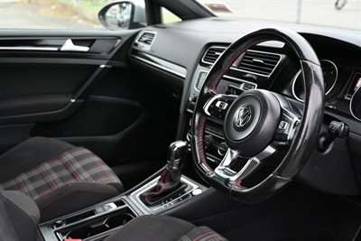 2013 Volkswagen Golf - Thumbnail