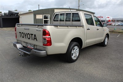 2015 Toyota Hilux - Thumbnail
