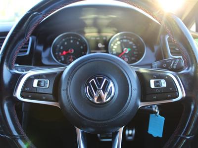 2015 Volkswagen Golf - Thumbnail