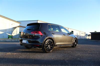 2015 Volkswagen Golf - Thumbnail