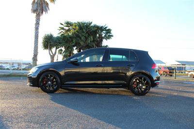 2015 Volkswagen Golf - Thumbnail