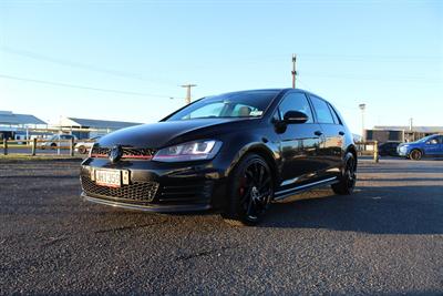 2015 Volkswagen Golf - Thumbnail