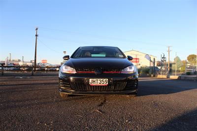 2015 Volkswagen Golf - Thumbnail