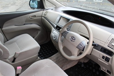 2006 Toyota Estima - Thumbnail